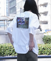 MDR（エムディアール）の「マルチグラフィック柄オーバーサイズ半袖Ｔシャツ（Tシャツ/カットソー）」