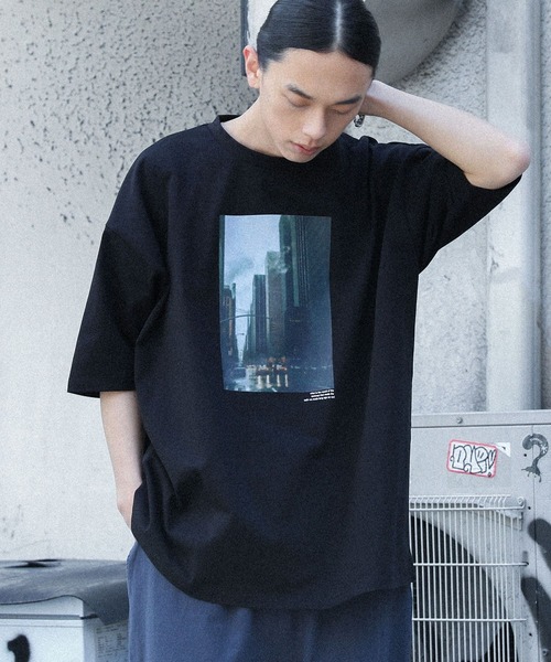 MDR(エムディアール)の「『マルチグラフィック柄オーバーサイズ半袖Tシャツ』(Tシャツ/カットソー・メンズ・ブラック系3/ブラック系1/ホワイト系8/ホワイト系6/ホワイト系5/ホワイト系4/ホワイト系3/ホワイト系2/ホワイト系1/ブラック系8/ブラック系7/ブラック系6/ブラック系4/ホワイト系7/ブラック系5/ブラック系2・M/L)」の14枚目の写真