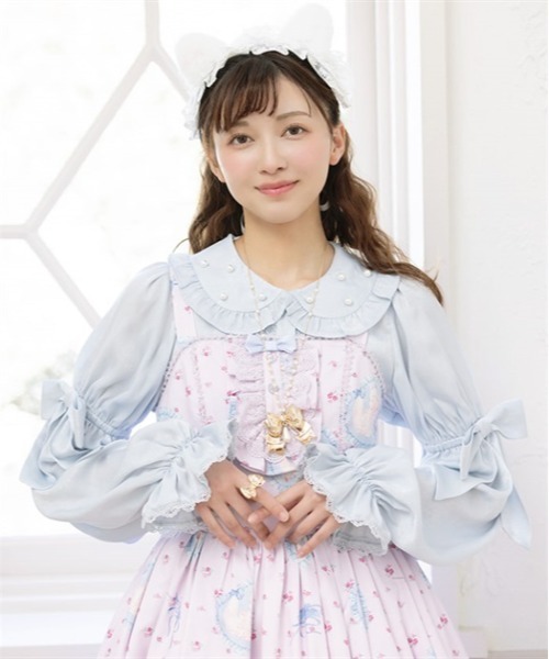 Chalmiere（シャルミエール）の「長袖ヴィンテージサテンブラウス