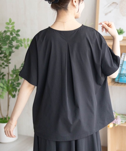Howdy Marie(ハウディ―マリー)の「【UVカット・吸水速乾・ストレッチ】Howdy Marie バックタックプルオーバー(Tシャツ/カットソー・レディース・ブラック/ベージュ/ブルー・L/M)」の5枚目の写真