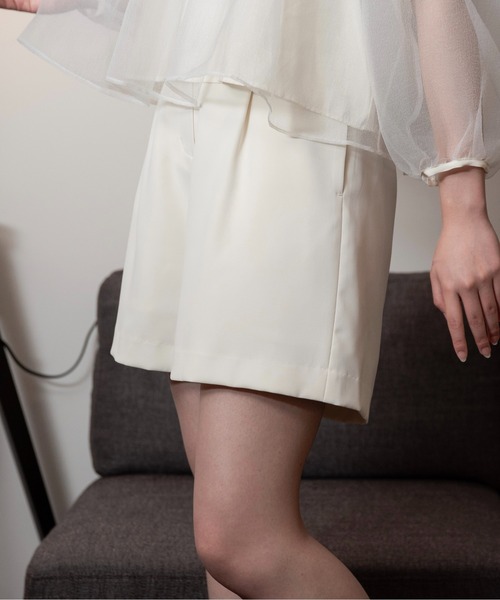 I_am(アイアム)の「high waist short tuck pants / ハイウエストショートタックパンツ(その他パンツ・レディース・アイボリー/ブラック・XS-S/M-L)」の5枚目の写真