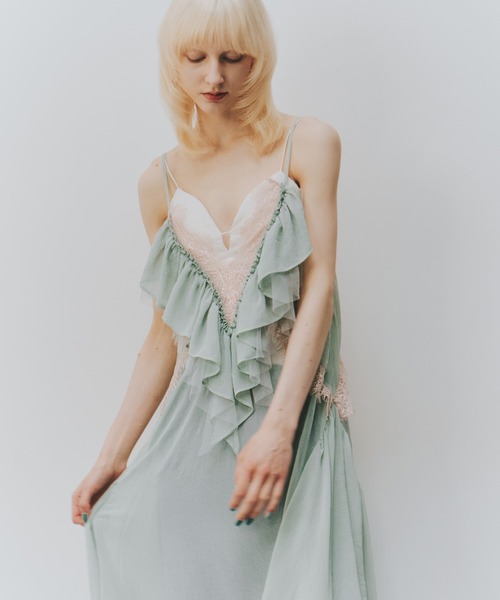 LA BELLE ETUDE(ラベルエチュード)の「バイカラーレースフリルキャミワンピース(ワンピース・レディース・ホワイト/ブラウン/ライトグリーン・FREE)」の17枚目の写真