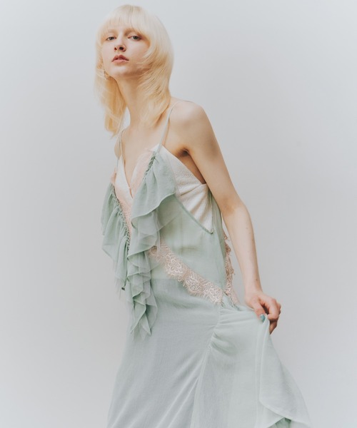 LA BELLE ETUDE(ラベルエチュード)の「バイカラーレースフリルキャミワンピース(ワンピース・レディース・ホワイト/ブラウン/ライトグリーン・FREE)」の19枚目の写真