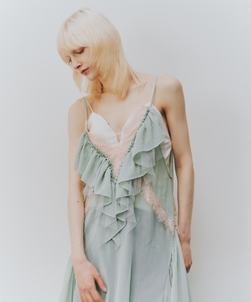 LA BELLE ETUDE(ラベルエチュード)の「バイカラーレースフリルキャミワンピース(ワンピース・レディース・ホワイト/ブラウン/ライトグリーン・FREE)」の21枚目の写真