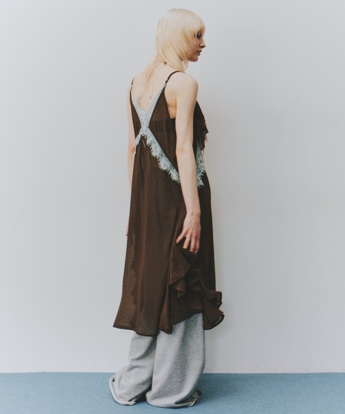 LA BELLE ETUDE(ラベルエチュード)の「バイカラーレースフリルキャミワンピース(ワンピース・レディース・ホワイト/ブラウン/ライトグリーン・FREE)」の12枚目の写真