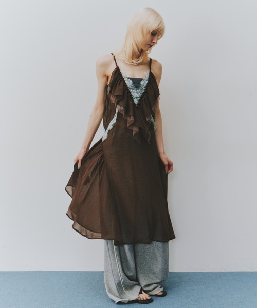 LA BELLE ETUDE(ラベルエチュード)の「バイカラーレースフリルキャミワンピース(ワンピース・レディース・ホワイト/ブラウン/ライトグリーン・FREE)」の13枚目の写真
