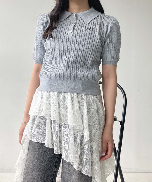 AS KNOW AS plus(アズノゥアズプラス)の「●ワンポイントロゴ刺繍 ケーブルニットポロ(ポロシャツ・レディース・シルバー/オフホワイト/ネイビー/ホワイト系・FREE)」の8枚目の写真