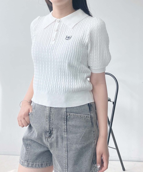 AS KNOW AS plus(アズノゥアズプラス)の「●ワンポイントロゴ刺繍 ケーブルニットポロ(ポロシャツ・レディース・シルバー/オフホワイト/ネイビー/ホワイト系・FREE)」の20枚目の写真