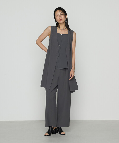 COMME CA(コムサ)の「【セットアップ対応】ストレッチカラミ ジレ(ベスト・レディース・グレイッシュベージュ/グレー/チャコールグレー・9号)」の4枚目の写真