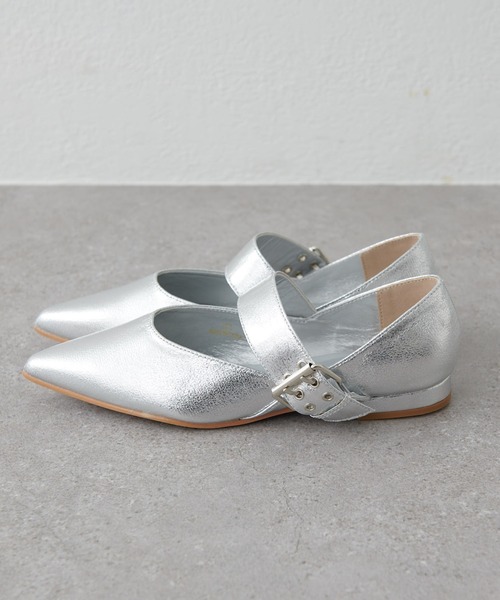 Lui's(ルイス)の「ベルトフラットパンプス(パンプス・レディース・シルバー/ブラック・23.5/24.5)」の8枚目の写真