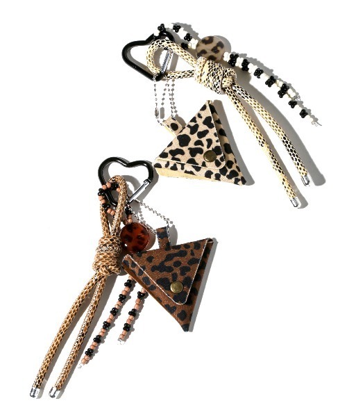 crossi(クロッシー)の「ヒョウ柄ビーズマルチチャーム(チャーム・レディース・ベージュ/ブラウン・FREE)」の6枚目の写真