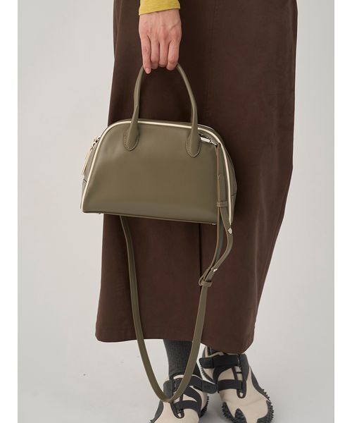 emmi（エミ）の「フェイクレザーパイピングボストンバッグ（ボストンバッグ・レディース・ネイビー/ブラウン/オリーブ・F）」の14枚目の写真