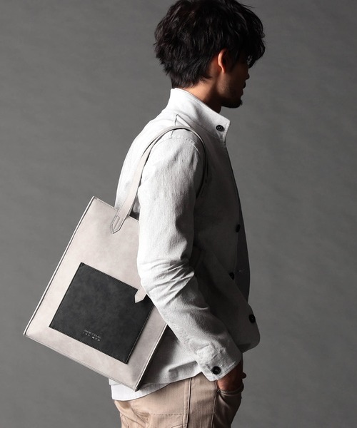 NICOLE CLUB FOR MEN（ニコルクラブフォーメン）の「フックバックルトートバッグ（トートバッグ・メンズ・ブラック/ブラック×グレー/グレー系/ネイビー・FREE）」の7枚目の写真