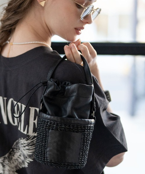 HAYNI(ヘイニ)の「POMTATA ポンタタ ポケット付きかごバッグ(かごバッグ・レディース・キャメル/ブラック系1/ブラック×ブラック・FREE)」の2枚目の写真