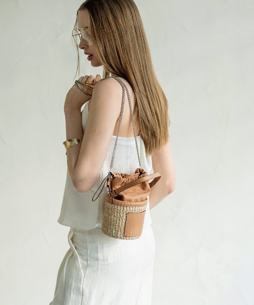 HAYNI(ヘイニ)の「POMTATA ポンタタ ポケット付きかごバッグ(かごバッグ・レディース・キャメル/ブラック系1/ブラック×ブラック・FREE)」の1枚目の写真