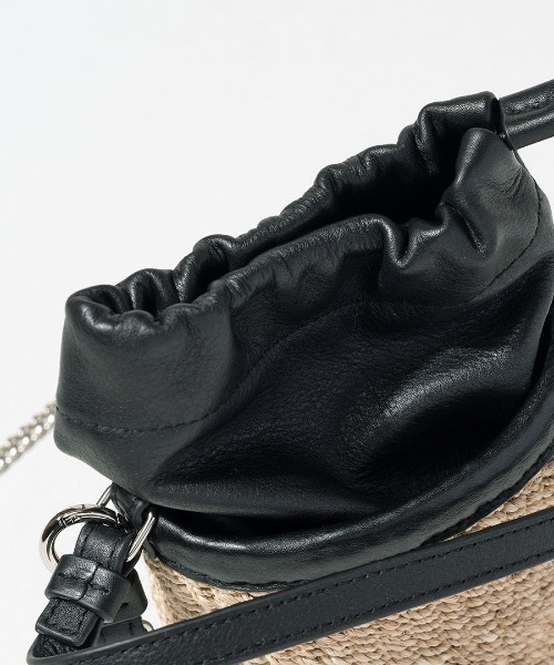 HAYNI(ヘイニ)の「POMTATA ポンタタ ポケット付きかごバッグ(かごバッグ・レディース・キャメル/ブラック系1/ブラック×ブラック・FREE)」の14枚目の写真