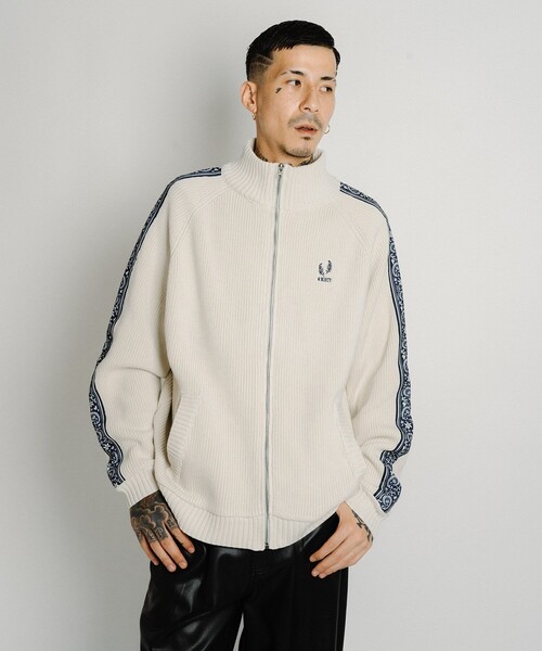 Subciety(サブサエティ)の「Knit track jkt(ブルゾン・メンズ・ブルー/オフホワイト/ブラック・X-LARGE/LARGE/MEDIUM/SMALL)」の21枚目の写真