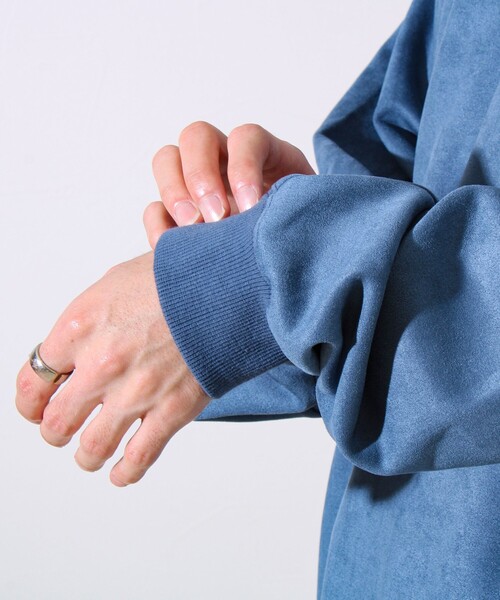 GLOSTER(グロスター)の「【ロングセラーコラボ】ジムニー×GLOSTER フェイクスエードプルオーバー(スウェット・メンズ・オフホワイト/ブルー/ライトオリーブ/チャコールグレー・M/L)」の7枚目の写真