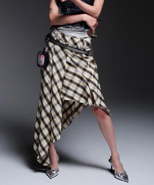 ROYAL FLASH（ロイヤルフラッシュ）の「MITSUKI/ミツキ/CHECK ASYMME SKIRT（スカート・レディース・ブラック/ホワイト/タン・F）」の3枚目の写真