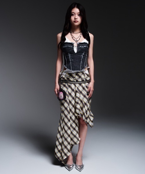 ROYAL FLASH（ロイヤルフラッシュ）の「MITSUKI/ミツキ/CHECK ASYMME SKIRT（スカート・レディース・ブラック/ホワイト/タン・F）」の4枚目の写真