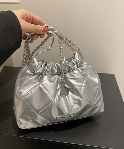 folka(フォルカ)の「8B41 ロングチェーン キルティング 巾着 ショルダー(ショルダーバッグ・レディース・ブラック/シルバー・ONESIZE)」の9枚目の写真