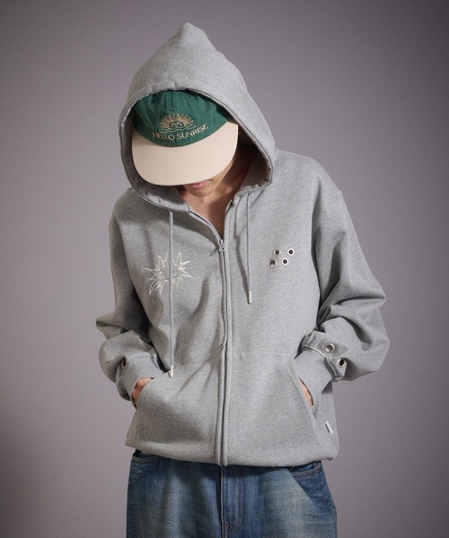 Perushu(ペルーシュ)の「ハトメデザイン裏毛ジップパーカー(パーカー・メンズ・ブラック/ブルー/杢グレー・MEDIUM/LARGE)」の22枚目の写真
