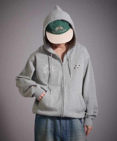 Perushu(ペルーシュ)の「ハトメデザイン裏毛ジップパーカー(パーカー・メンズ・ブラック/ブルー/杢グレー・MEDIUM/LARGE)」の21枚目の写真