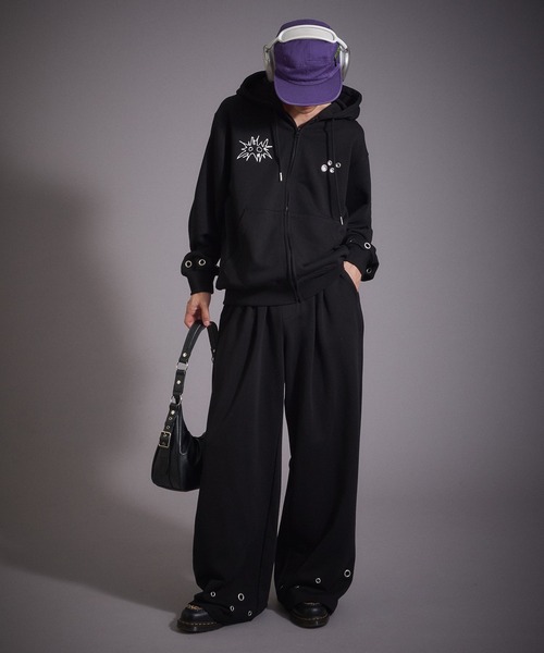 Perushu(ペルーシュ)の「ハトメデザイン裏毛ジップパーカー(パーカー・メンズ・ブラック/ブルー/杢グレー・MEDIUM/LARGE)」の12枚目の写真
