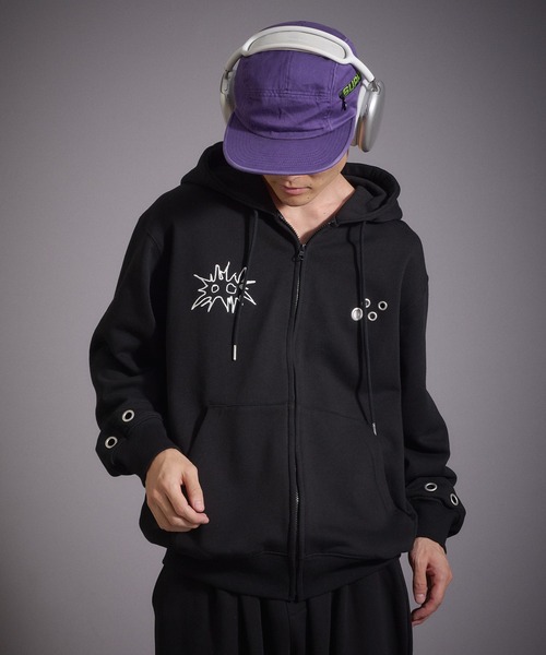 Perushu(ペルーシュ)の「ハトメデザイン裏毛ジップパーカー(パーカー・メンズ・ブラック/ブルー/杢グレー・MEDIUM/LARGE)」の8枚目の写真