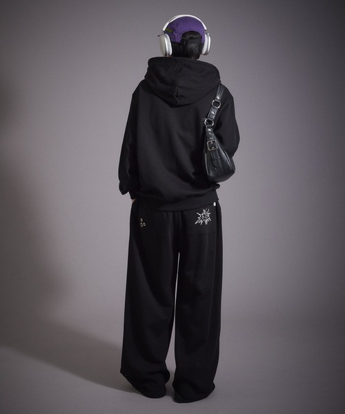 Perushu(ペルーシュ)の「ハトメデザイン裏毛ジップパーカー(パーカー・メンズ・ブラック/ブルー/杢グレー・MEDIUM/LARGE)」の16枚目の写真