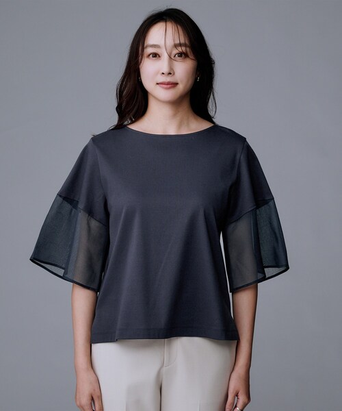 UNTITLED（アンタイトル）の「【洗える/五分袖】シアースリーブ プルオーバー（Tシャツ/カットソー・レディース・オフホワイト/ネイビー/ブラック・04/02/00/50/48/44）」の17枚目の写真