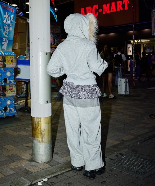 sedacle girl（セダクルガール）の「グリッターフェイクファーフードパーカー【SETUP着用可能】（パーカー・レディース・ブラック/グレー/チャコールグレー/ピンク/レオパード/カモフラージュ/ボルドー・SMALL/MEDIUM）」の11枚目の写真