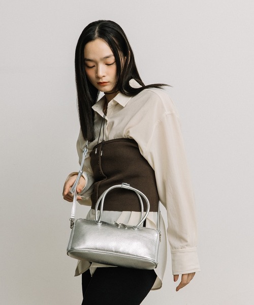 Beau're(ヴュレ)の「BEAURE 横長 ブガッティ型 2Way ショルダー Bag(ショルダーバッグ・レディース・ネイビー/ブラウン/アイボリー/ブラック/シルバー・FREE)」の5枚目の写真