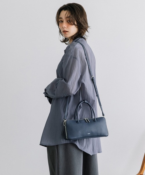 Beau're(ヴュレ)の「BEAURE 横長 ブガッティ型 2Way ショルダー Bag(ショルダーバッグ・レディース・ネイビー/ブラウン/アイボリー/ブラック/シルバー・FREE)」の14枚目の写真