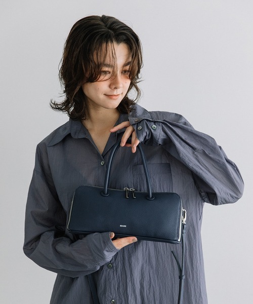 Beau're(ヴュレ)の「BEAURE 横長 ブガッティ型 2Way ショルダー Bag(ショルダーバッグ・レディース・ネイビー/ブラウン/アイボリー/ブラック/シルバー・FREE)」の10枚目の写真