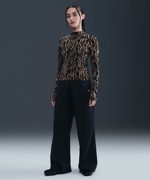 NIKE（ナイキ）の「ナイキ スポーツウェア チル ニット ウィメンズ スリム ロングスリーブ Tシャツ / Nike Sportswear Chill Knit Women's Slim Long-Sleeve T-Shirt HV5020-010 Black（Tシャツ/カットソー・レディース・ブラック・XL/S/M/L/XS）」の9枚目の写真