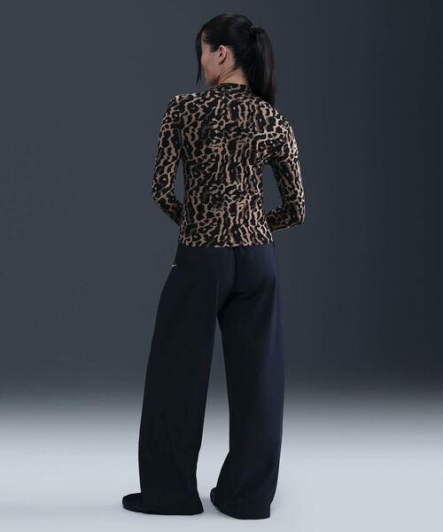 NIKE（ナイキ）の「ナイキ スポーツウェア チル ニット ウィメンズ スリム ロングスリーブ Tシャツ / Nike Sportswear Chill Knit Women's Slim Long-Sleeve T-Shirt HV5020-010 Black（Tシャツ/カットソー・レディース・ブラック・XL/S/M/L/XS）」の10枚目の写真