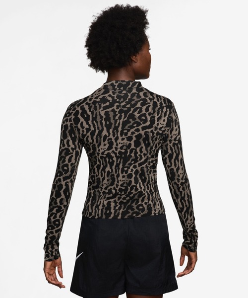 NIKE（ナイキ）の「ナイキ スポーツウェア チル ニット ウィメンズ スリム ロングスリーブ Tシャツ / Nike Sportswear Chill Knit Women's Slim Long-Sleeve T-Shirt HV5020-010 Black（Tシャツ/カットソー・レディース・ブラック・XL/S/M/L/XS）」の3枚目の写真