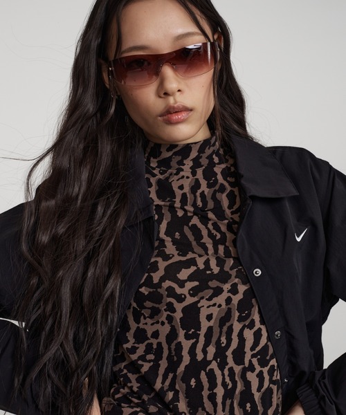 NIKE（ナイキ）の「ナイキ スポーツウェア チル ニット ウィメンズ スリム ロングスリーブ Tシャツ / Nike Sportswear Chill Knit Women's Slim Long-Sleeve T-Shirt HV5020-010 Black（Tシャツ/カットソー・レディース・ブラック・XL/S/M/L/XS）」の6枚目の写真