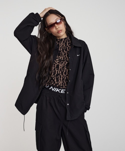 NIKE（ナイキ）の「ナイキ スポーツウェア チル ニット ウィメンズ スリム ロングスリーブ Tシャツ / Nike Sportswear Chill Knit Women's Slim Long-Sleeve T-Shirt HV5020-010 Black（Tシャツ/カットソー・レディース・ブラック・XL/S/M/L/XS）」の5枚目の写真