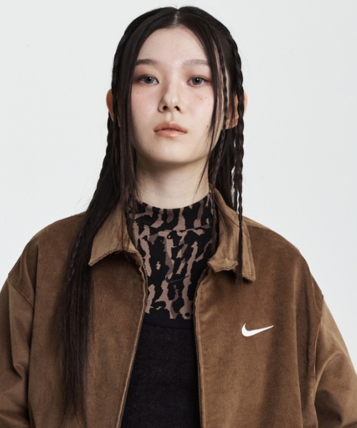 NIKE（ナイキ）の「ナイキ スポーツウェア チル ニット ウィメンズ スリム ロングスリーブ Tシャツ / Nike Sportswear Chill Knit Women's Slim Long-Sleeve T-Shirt HV5020-010 Black（Tシャツ/カットソー・レディース・ブラック・XL/S/M/L/XS）」の4枚目の写真