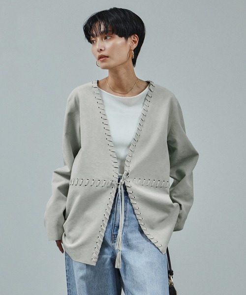 SALON adam et rope'(サロン アダム エ ロペ)の「ウルトラスウェードノーカラータッセルジャケット(ノーカラージャケット・レディース・オフホワイト/ベージュ・FREE)」の7枚目の写真