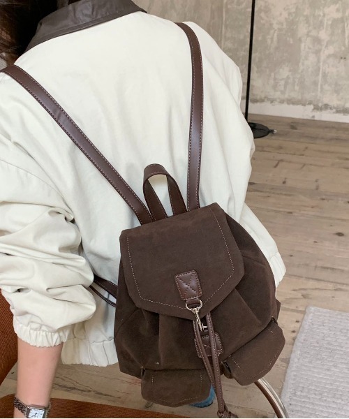 FINEnough（ファインナフ）の「アウトポケットナップサック（ショルダーバッグ・レディース・ブラック/ブラウン/キャメル・FREE）」の5枚目の写真