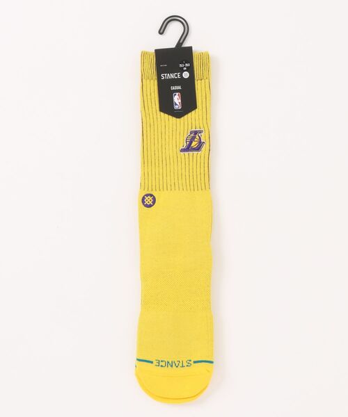 STANCE（スタンス）の「LAKERS BADGED CREW　A556D25LBC#GLD（ソックス/靴下・メンズ・ゴールド・LARGE）」の2枚目の写真