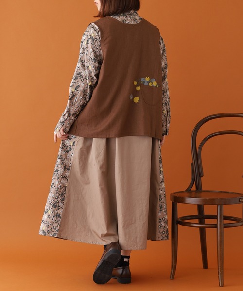 Emago（イマゴ）の「EMAGO 小花刺繍ﾜﾝﾋﾟｰｽ（ワンピース・レディース・ブラック/モカ・FREE）」の12枚目の写真