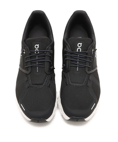 On（オン）の「On Cloud 6 M / オン クラウド 6（スニーカー・メンズ・ブラック・25.5cm/26.0cm/26.5cm/27.0cm/27.5cm/28.0cm/28.5cm/29.0cm/30.0cm）」の2枚目の写真