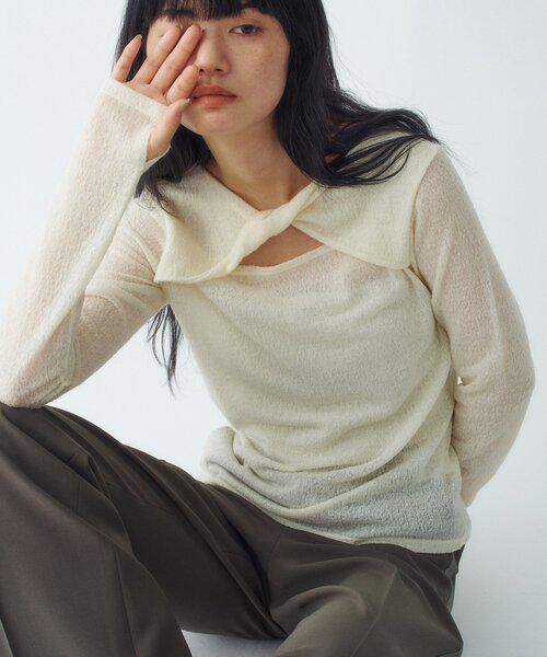 CODE A（コードエー）の「twist sheer jersey top（Tシャツ/カットソー・レディース・ライトブルー/ボルドー/オフホワイト・00）」の2枚目の写真