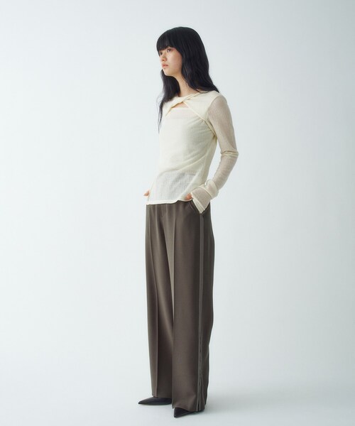 CODE A（コードエー）の「twist sheer jersey top（Tシャツ/カットソー・レディース・ライトブルー/ボルドー/オフホワイト・00）」の7枚目の写真