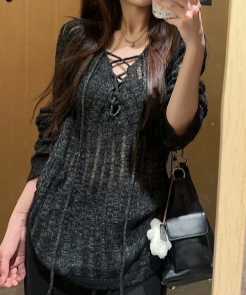 Vini（ヴィニ）の「透け編みニットトップス（ニット/セーター・レディース・イエロー/ブラック・ONESIZE）」の4枚目の写真