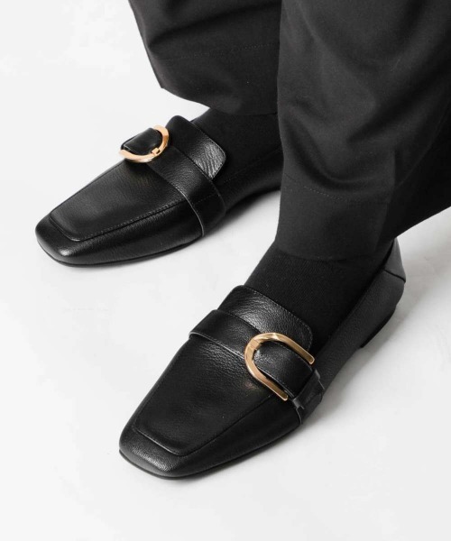 FABIO RUSCONI(ファビオルスコーニ)の「FABIO RUSCONI 3008 VALNCIA SQUARE TOE LOAFER ファビオルスコーニ Dストラップ スクエアトゥ ローヒール ローファー(ローファー・レディース・ブラック・37/38/39/36)」の1枚目の写真